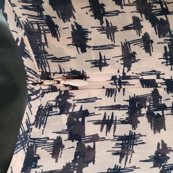 Banana Republic Pink & Navy Blue Double Layer Sleeveless Blouse SIZE: PETITE M - Picture 7 of 12